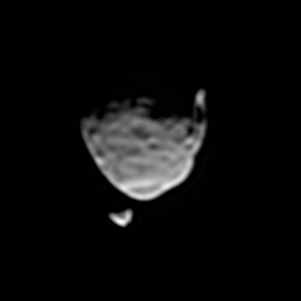In primo piano la luna marziana Phobos che passa davanti alla più piccola Deimos, nell'immagine ripresa dal robot-laboratorio Curiosity della Nasa (fonte: NASA/JPL-Caltech/Malin Space Science Systems/Texas A&M Univ.)