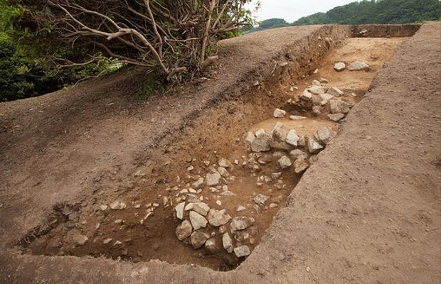 L’INCREDIBILE SCOPERTA DI UNA TOMBA A FORMA DI PIRAMIDE IN GIAPPONE ALIMENTA IL MISTERO DI ASUKA